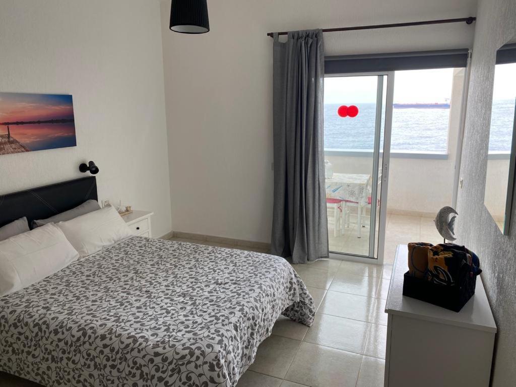 Apartamentos Playa Chica / Playa Las Gaviotas Santa Cruz de Tenerife Bagian luar foto
