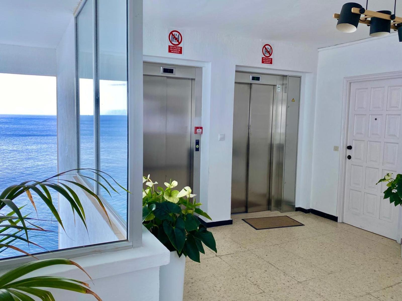 Apartamentos Playa Chica / Playa Las Gaviotas Santa Cruz de Tenerife Bagian luar foto